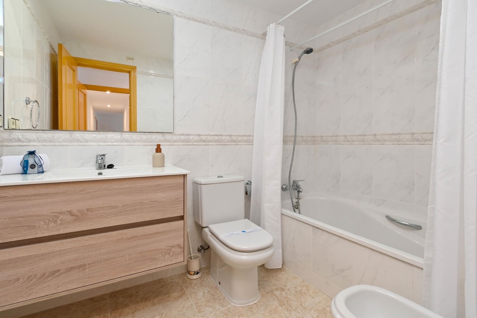 2 slaapkamer Appartement voor vakantieverhuur in Javea / Xabia met garage - € 582 (Ref: 8052118)