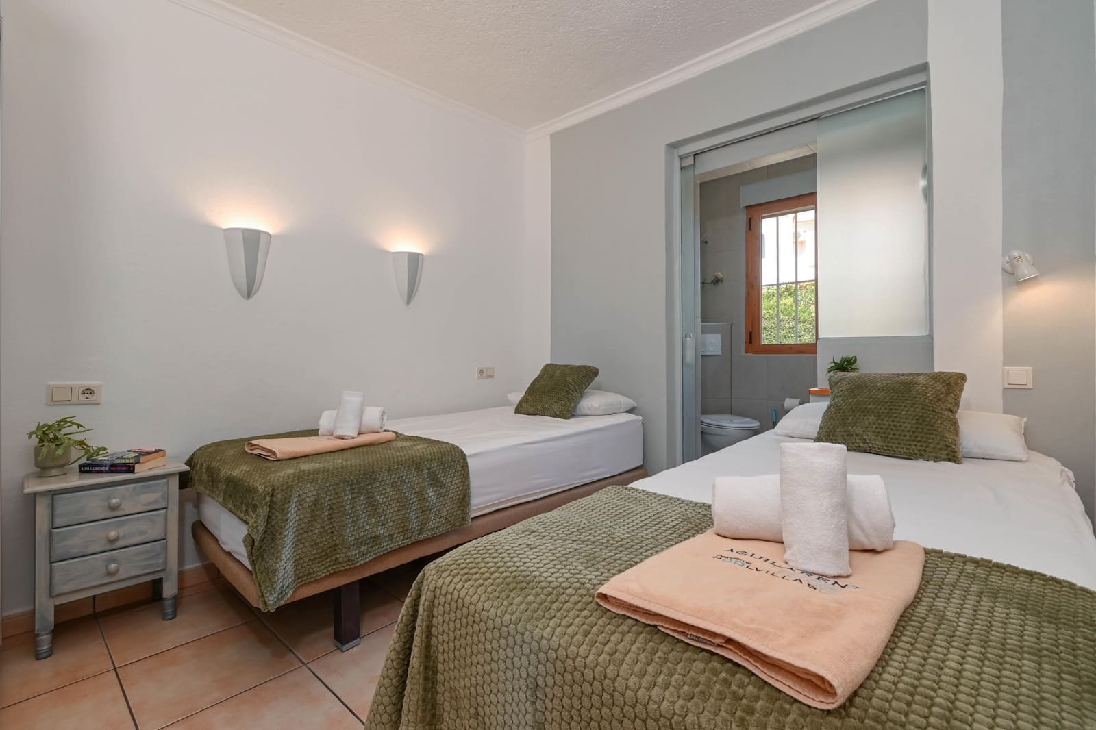 3 bedroom Villa for holiday rental in Javea / Xabia with pool garage - € 978 (Ref: 8061889)