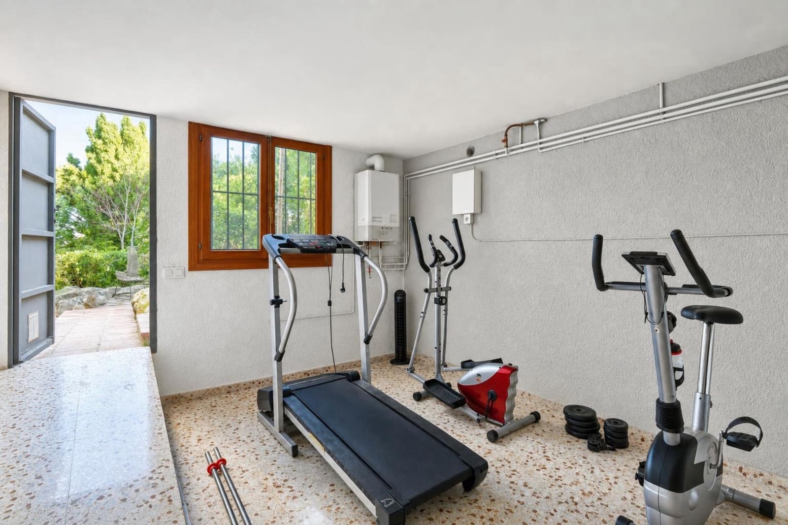   4 soveværelse   ferieVilla i Javea / Xabia   med   swimmingpool  garage  - € 1.090 (Ref: 8061891)