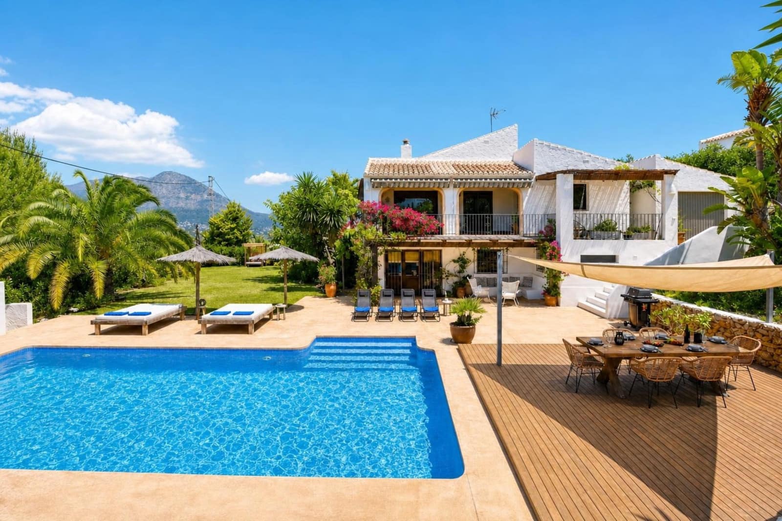   4 soveværelse   ferieVilla i Javea / Xabia   med   swimmingpool  garage  - € 1.090 (Ref: 8061891)