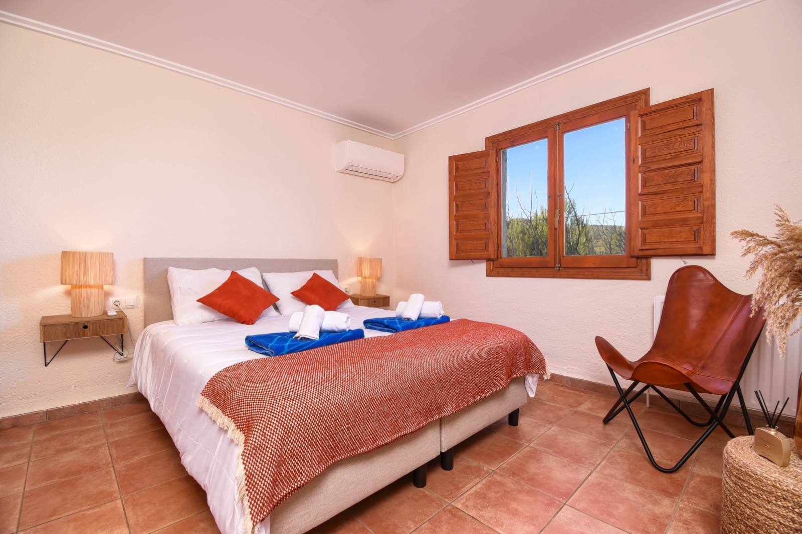 3 slaapkamer Villa voor vakantieverhuur in Javea / Xabia met zwembad garage - € 813 (Ref: 8061892)