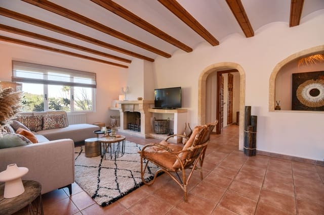 3 slaapkamer Villa voor vakantieverhuur in Partides comunes - Adsubia, Javea / Xàbia met zwembad garage - € 813 (Ref: 8061892)