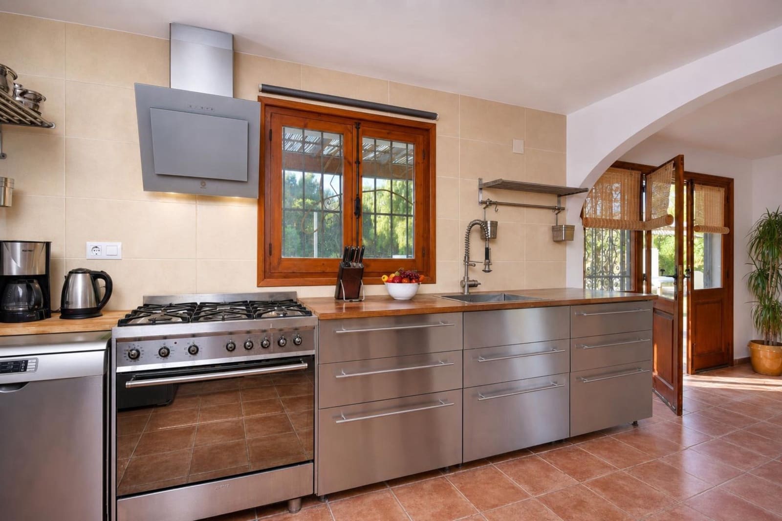 3 bedroom Villa for holiday rental in Javea / Xabia with pool garage - € 950 (Ref: 8061892)