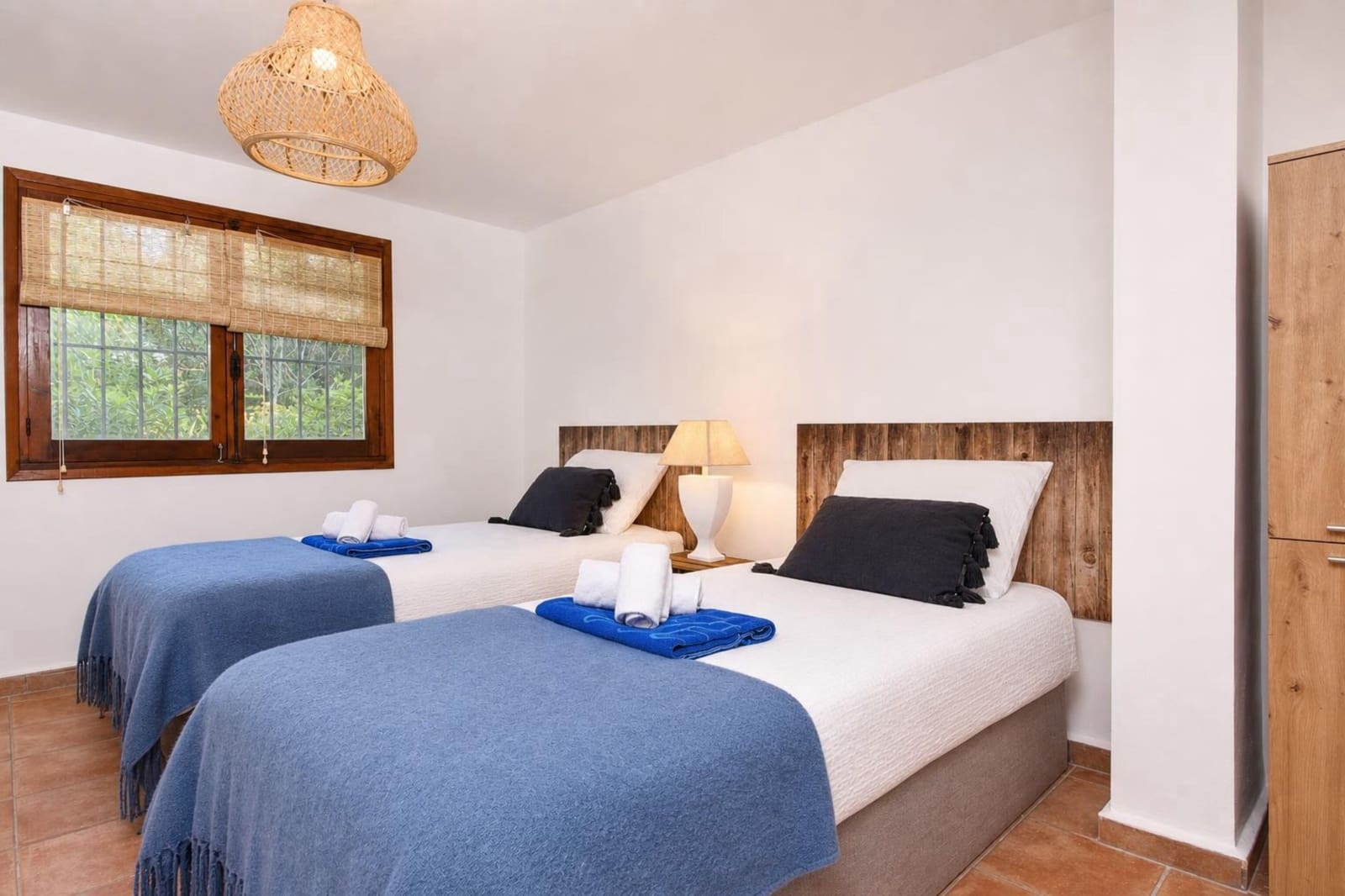 3 bedroom Villa for holiday rental in Javea / Xabia with pool garage - € 950 (Ref: 8061892)