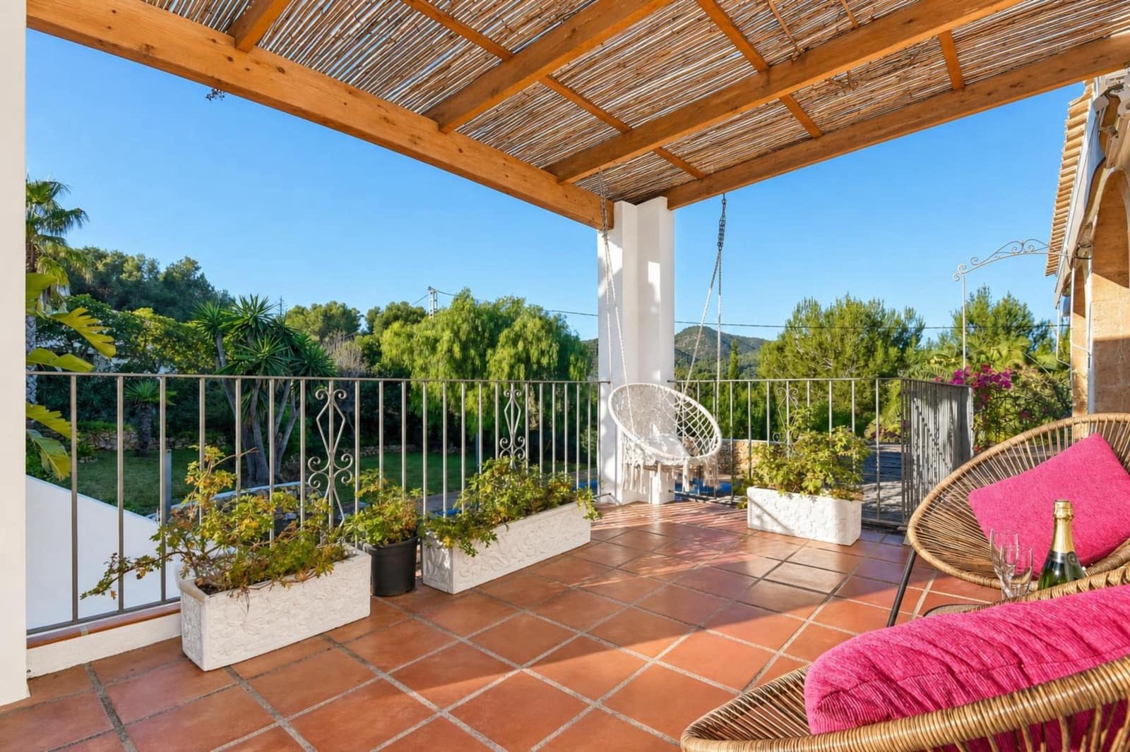3 bedroom Villa for holiday rental in Javea / Xabia with pool garage - € 950 (Ref: 8061892)