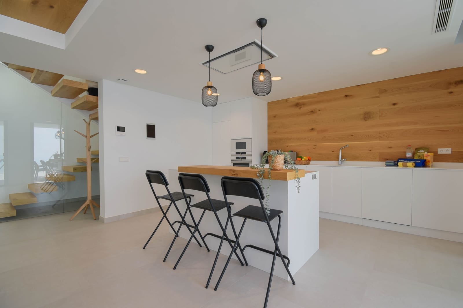 4 slaapkamer Villa voor vakantieverhuur in Cumbre del Sol met zwembad garage - € 1.615 (Ref: 8061893)