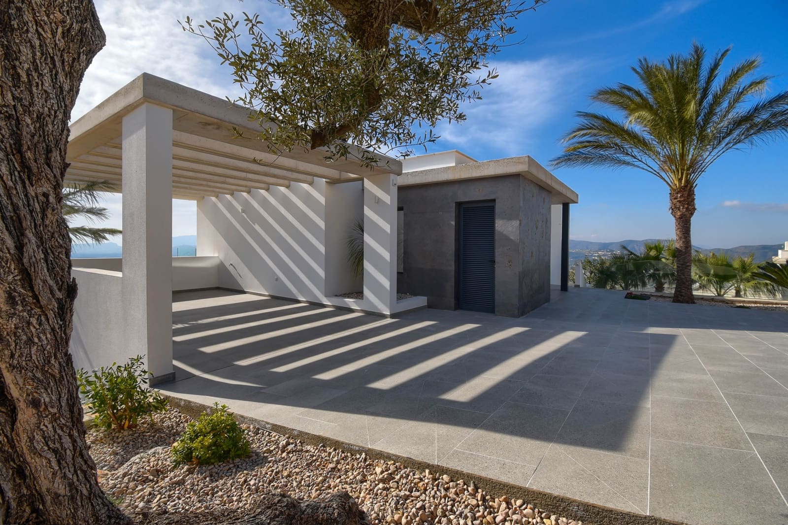 4 slaapkamer Villa voor vakantieverhuur in Cumbre del Sol met zwembad garage - € 1.615 (Ref: 8061893)