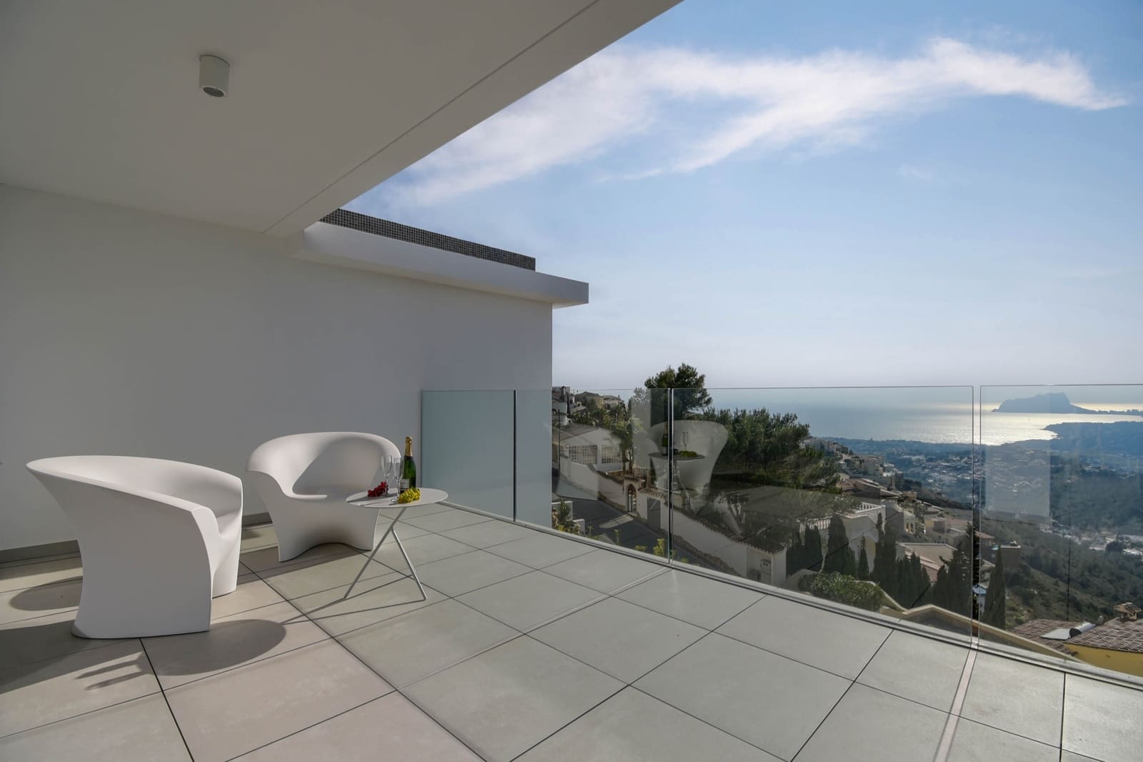 4 slaapkamer Villa voor vakantieverhuur in Cumbre del Sol met zwembad garage - € 1.615 (Ref: 8061893)