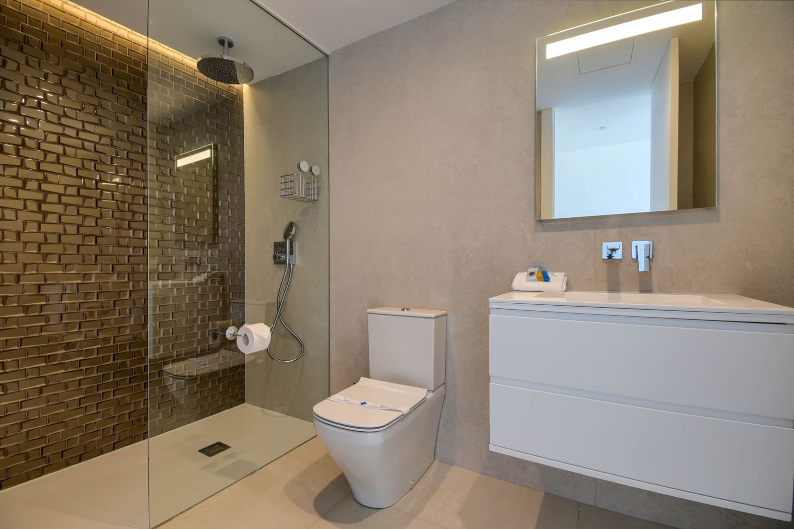 4 slaapkamer Villa voor vakantieverhuur in Cumbre del Sol met zwembad garage - € 1.615 (Ref: 8061893)