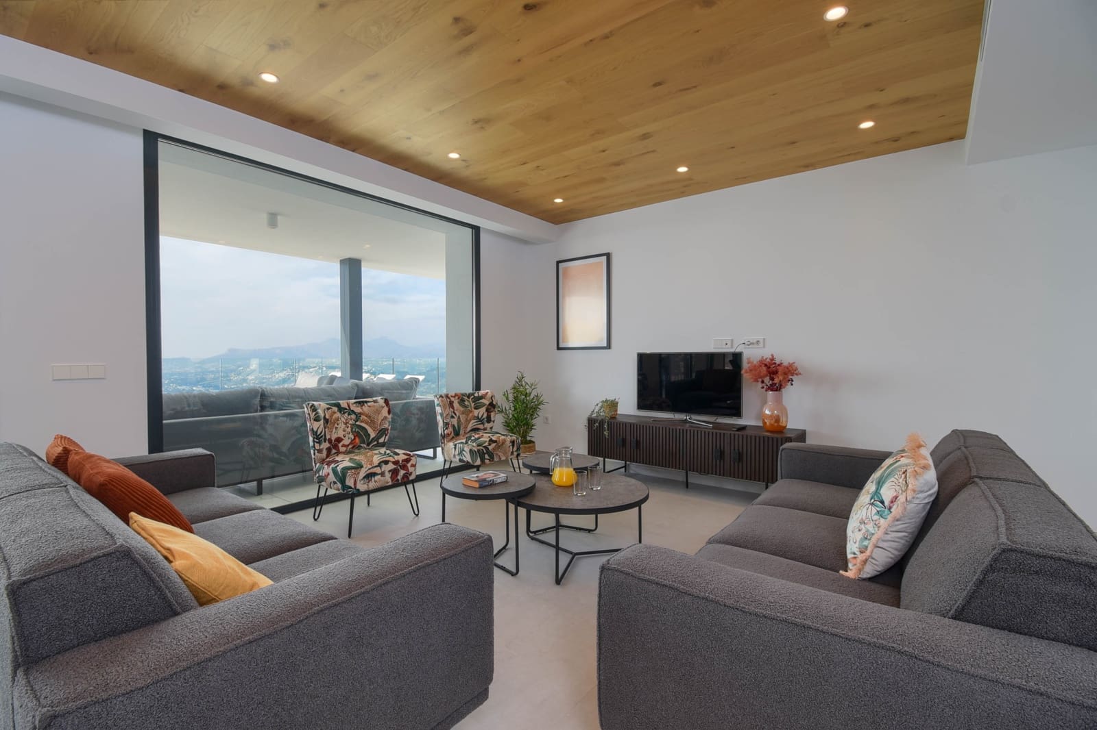 4 slaapkamer Villa voor vakantieverhuur in Cumbre del Sol met zwembad garage - € 1.615 (Ref: 8061893)