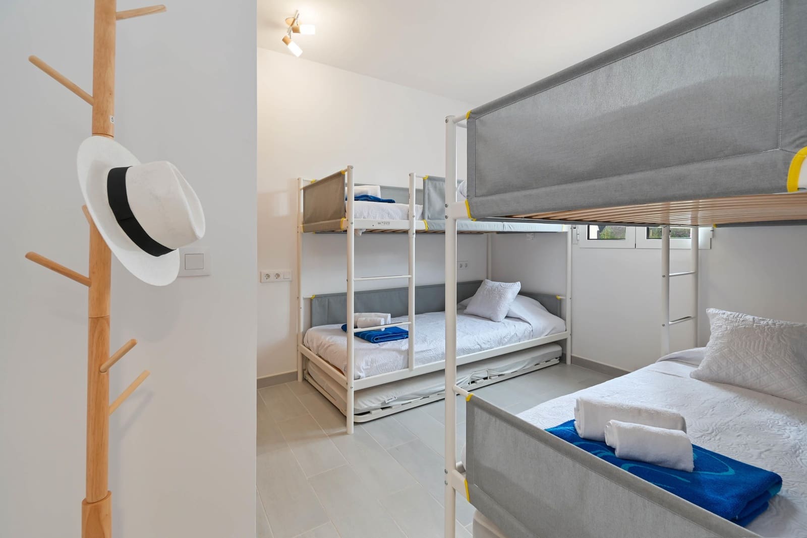 3 quarto Moradia para arrendamento para férias em Denia com piscina Garagem - 1 029 € (Ref: 8137649)