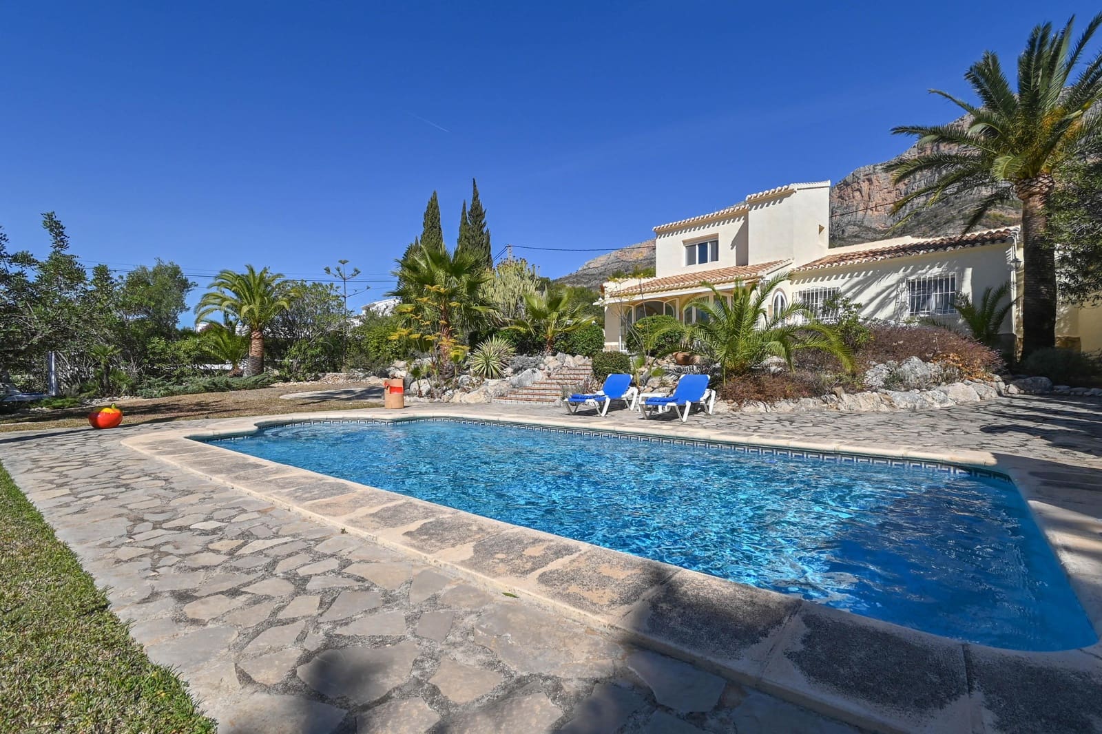 3 bedroom Townhouse for holiday rental in Javea / Xabia with pool garage - € 839 (Ref: 8147208)