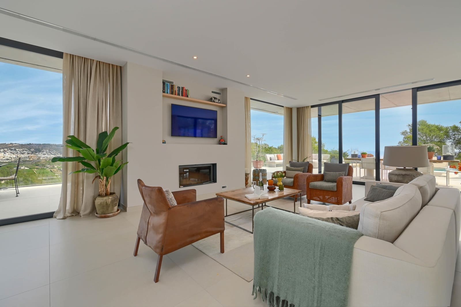 4 slaapkamer Villa voor vakantieverhuur in Javea / Xabia met zwembad garage - € 2.345 (Ref: 8200883)