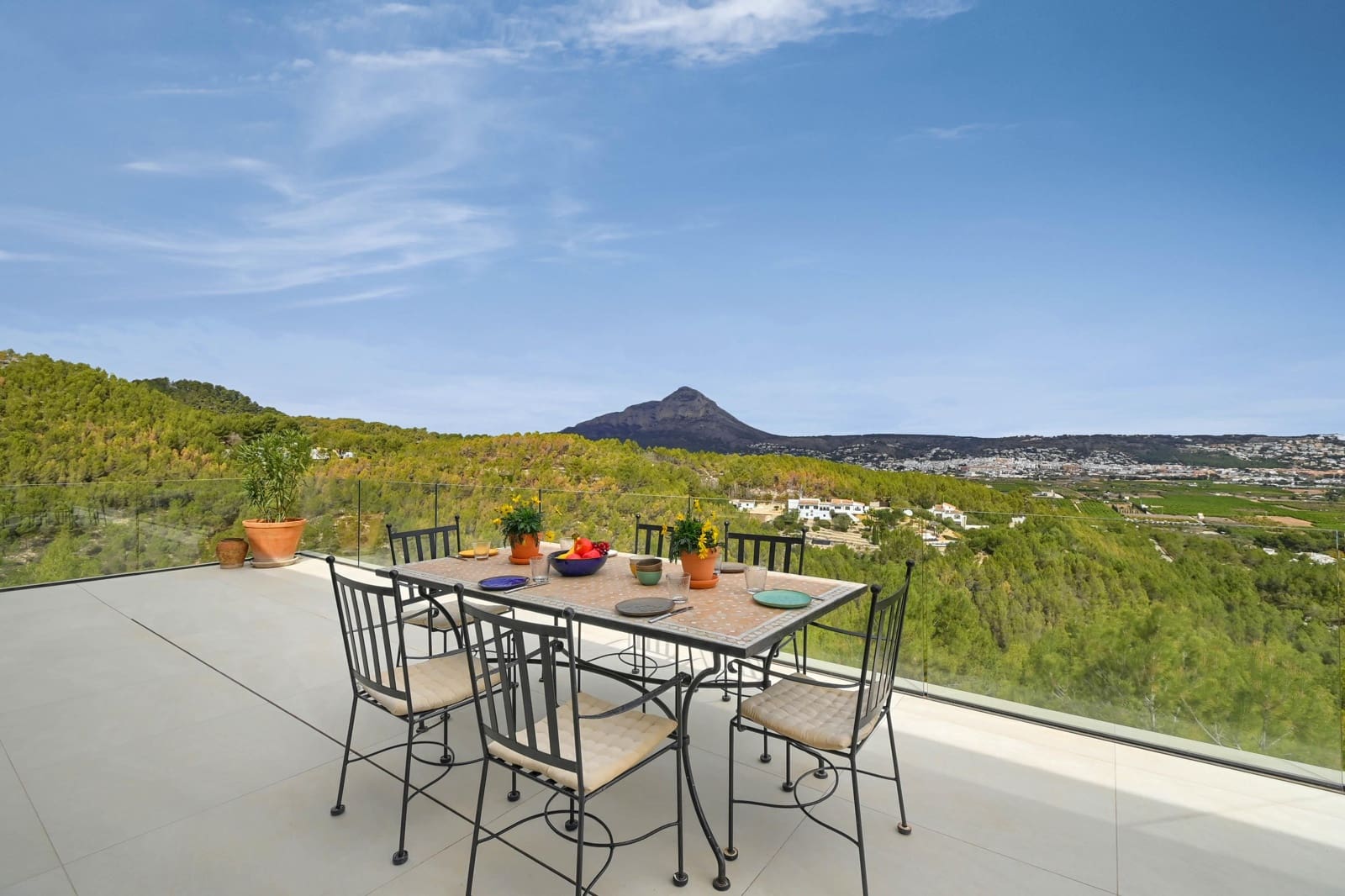 4 slaapkamer Villa voor vakantieverhuur in Javea / Xabia met zwembad garage - € 2.345 (Ref: 8200883)