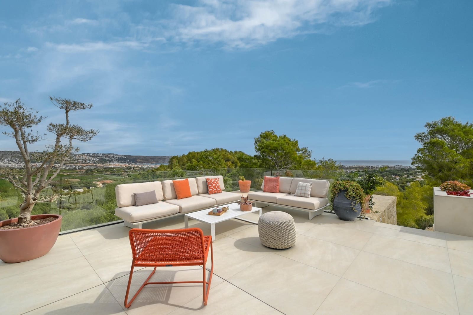 4 slaapkamer Villa voor vakantieverhuur in Javea / Xabia met zwembad garage - € 2.345 (Ref: 8200883)