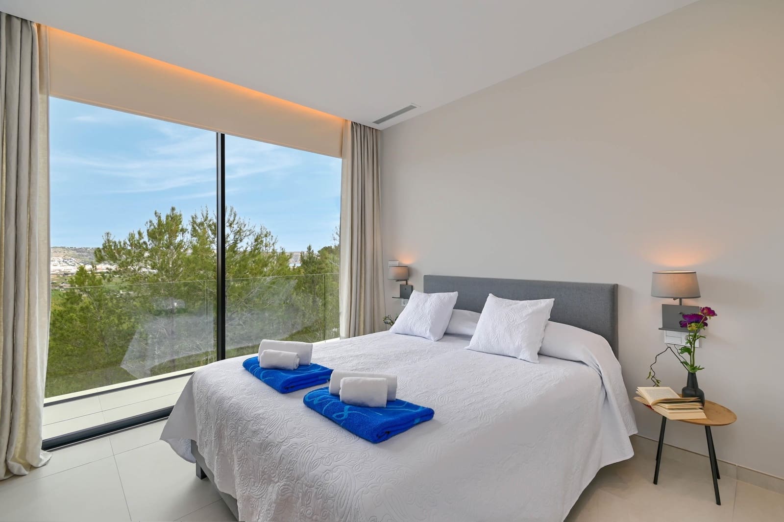 4 slaapkamer Villa voor vakantieverhuur in Javea / Xabia met zwembad garage - € 2.345 (Ref: 8200883)