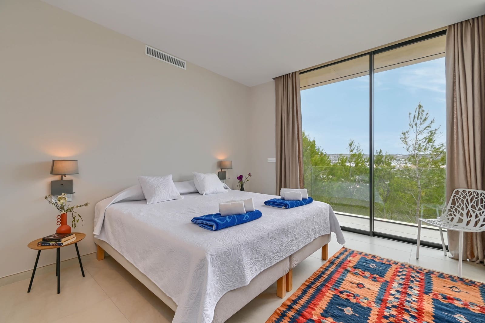 4 slaapkamer Villa voor vakantieverhuur in Javea / Xabia met zwembad garage - € 2.345 (Ref: 8200883)