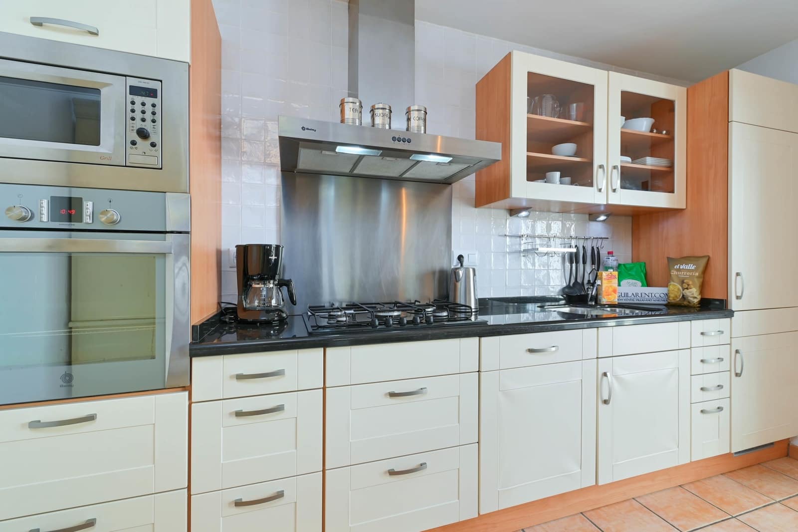   3 soveværelse   ferieVilla i Benissa   med   swimmingpool  garage  - € 955 (Ref: 8246821)