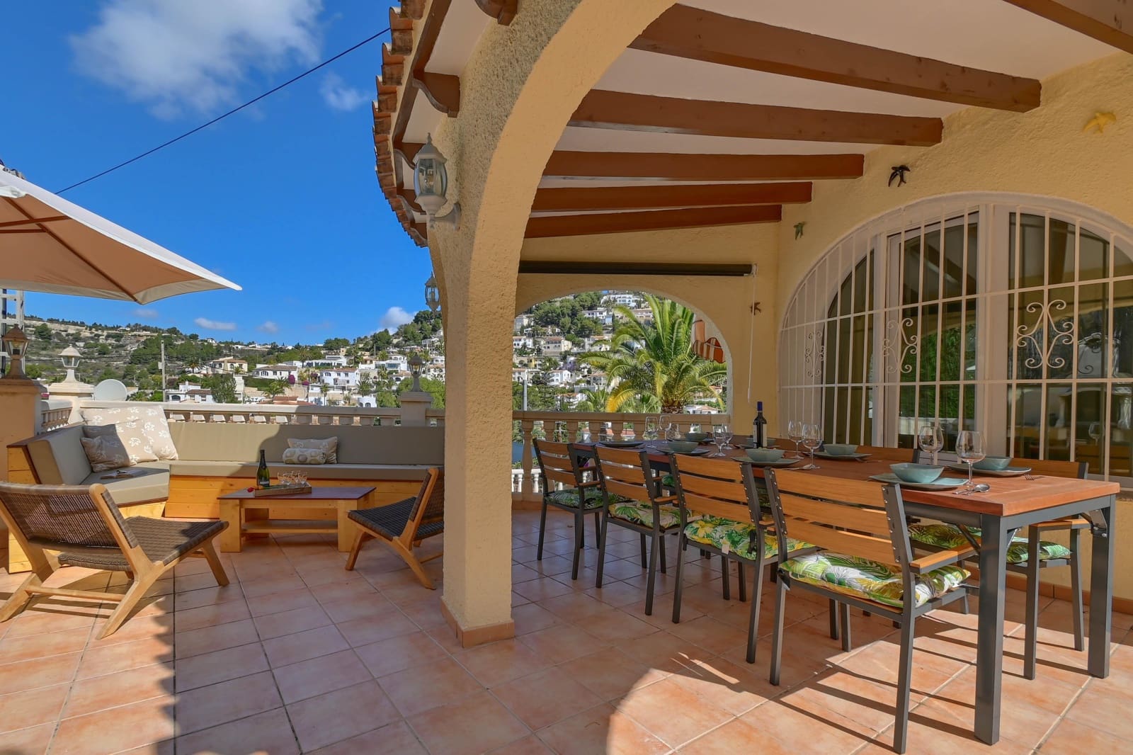   3 soveværelse   ferieVilla i Benissa   med   swimmingpool  garage  - € 955 (Ref: 8246821)