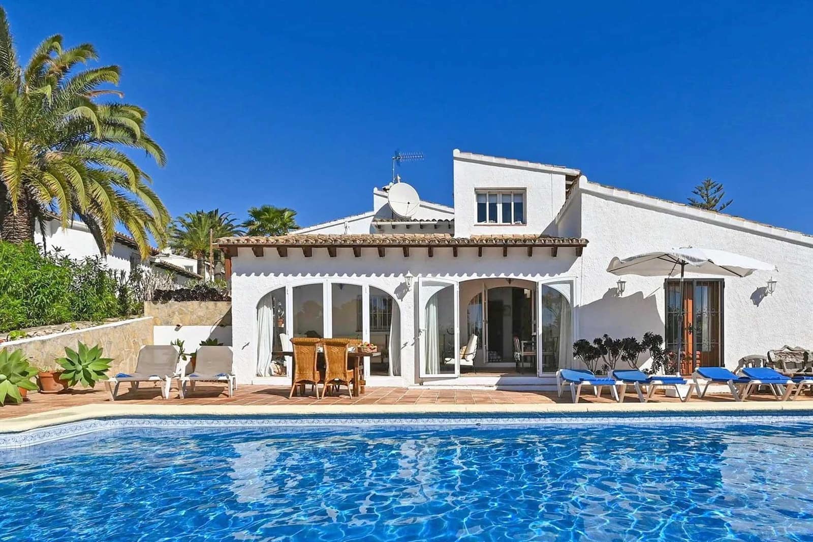 4 Zimmer Ferienvilla in Moraira mit Pool Garage - 964 € (Ref: 8322438)