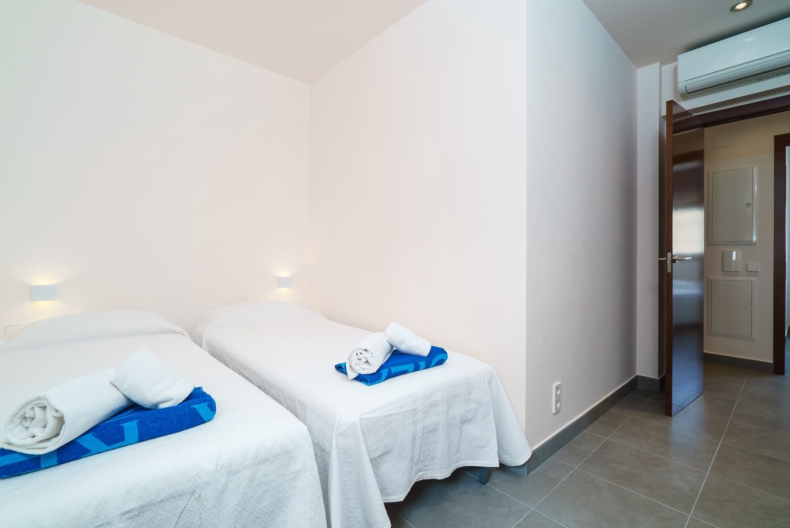   4 soveværelse   ferieVilla i Adsubia   med   swimmingpool  garage  - € 1.958 (Ref: 8584069)