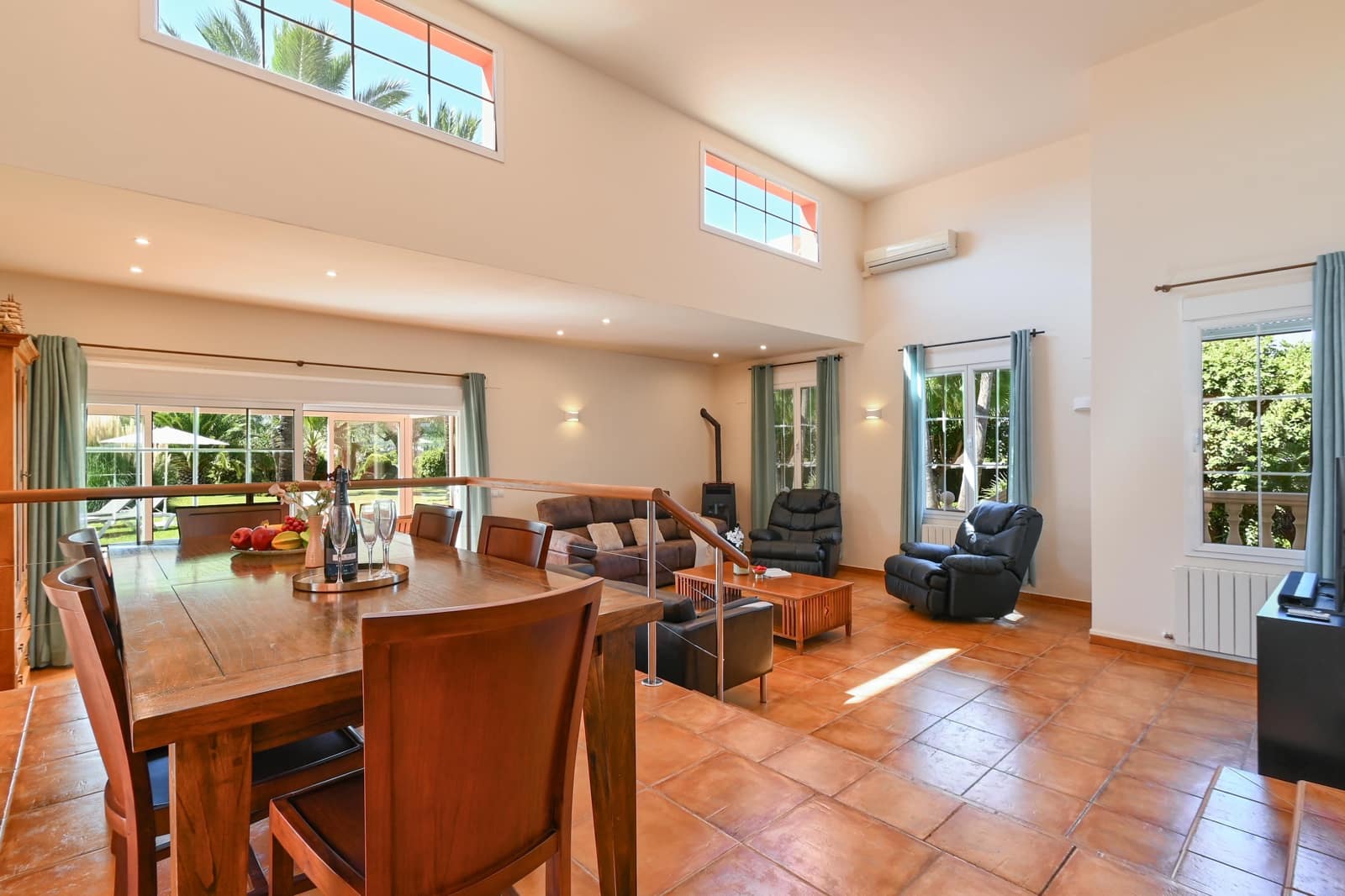 3 slaapkamer Villa voor vakantieverhuur in Javea / Xabia met zwembad garage - € 1.180 (Ref: 8682041)