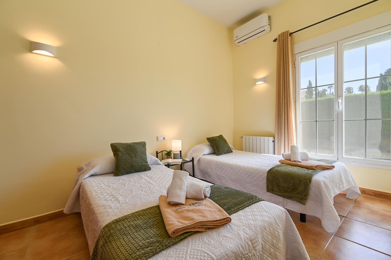 3 slaapkamer Villa voor vakantieverhuur in Javea / Xabia met zwembad garage - € 1.180 (Ref: 8682041)