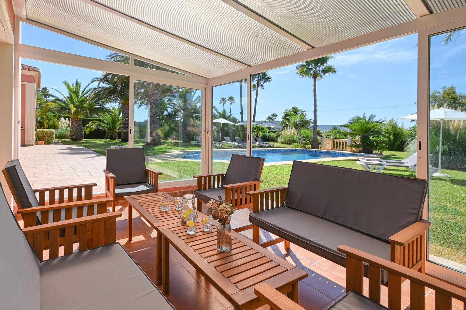 3 slaapkamer Villa voor vakantieverhuur in Javea / Xabia met zwembad garage - € 1.180 (Ref: 8682041)