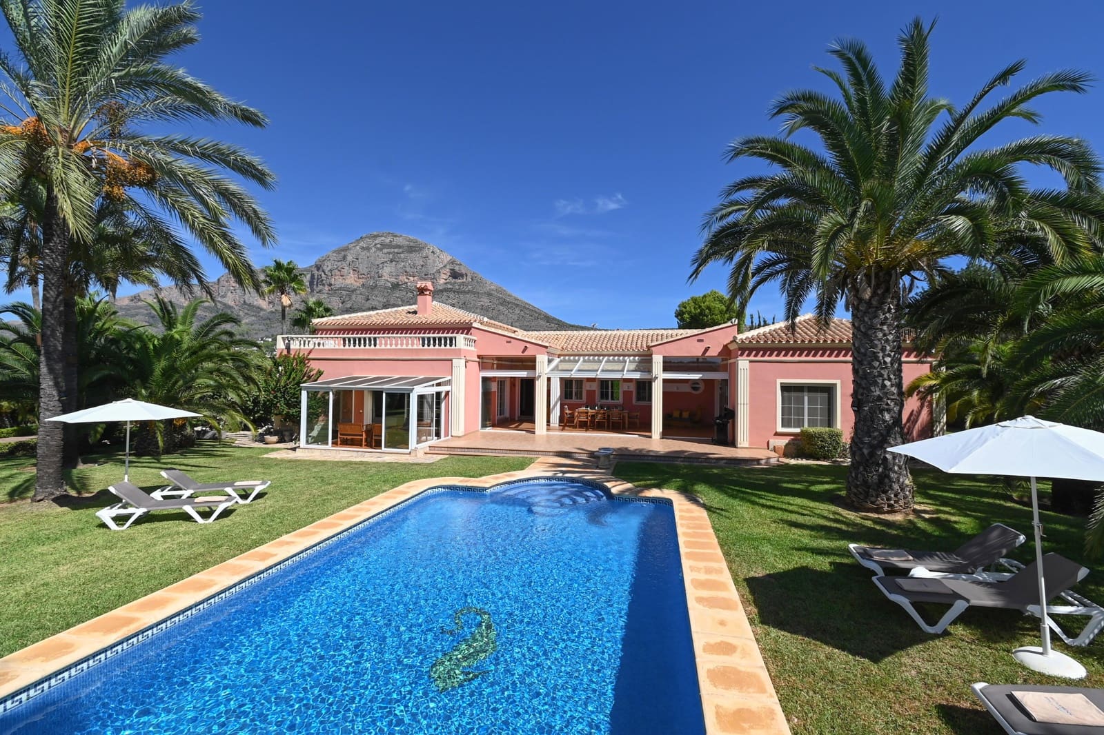 3 slaapkamer Villa voor vakantieverhuur in Javea / Xabia met zwembad garage - € 1.180 (Ref: 8682041)