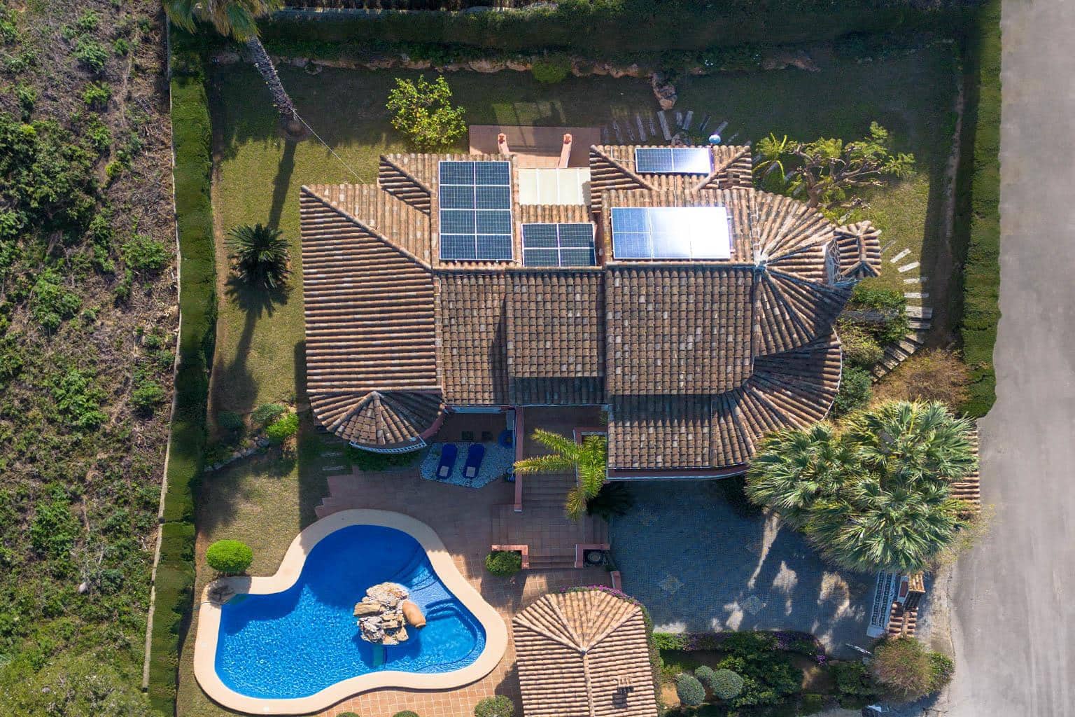 4 slaapkamer Villa voor vakantieverhuur in Denia met zwembad garage - € 1.169 (Ref: 8703639)