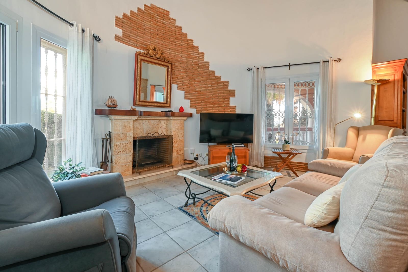 4 slaapkamer Villa voor vakantieverhuur in Denia met zwembad garage - € 1.169 (Ref: 8703639)