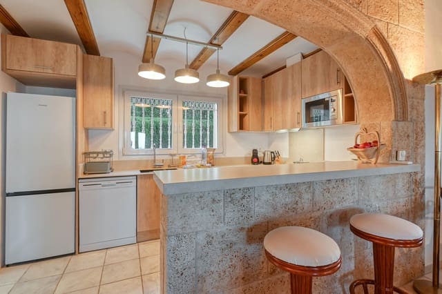 Chalet de 4 habitaciones en El Montgó, Dénia en alquiler vacacional con piscina garaje - 1.169 € (Ref: 8703639)