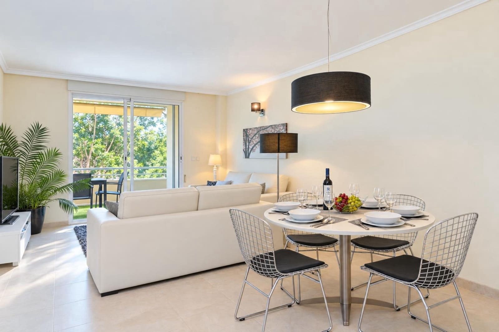 3 slaapkamer Appartement voor vakantieverhuur in Arenal met zwembad garage - € 766 (Ref: 8723633)