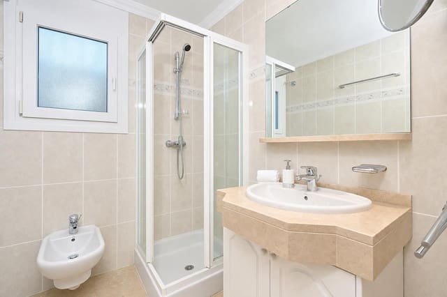  3 soveværelse   ferieVilla i El Montgó, Dénia med   swimmingpool  garage  - € 744 (Ref: 8792026)