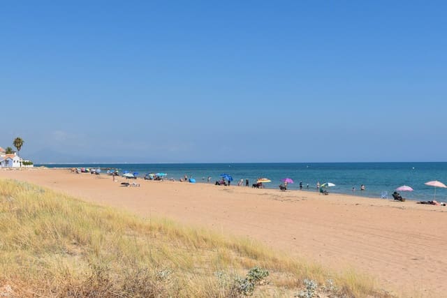 Apartamento de 2 habitaciones en L'Almadrava - L'Estanyó, Dénia en alquiler vacacional con piscina garaje - 575 € (Ref: 8840644)