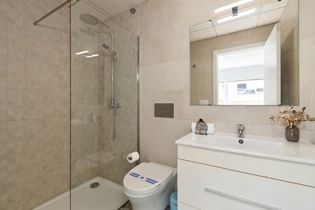 Apartamento de 2 habitaciones en L'Almadrava - L'Estanyó, Dénia en alquiler vacacional con piscina garaje - 575 € (Ref: 8840644)