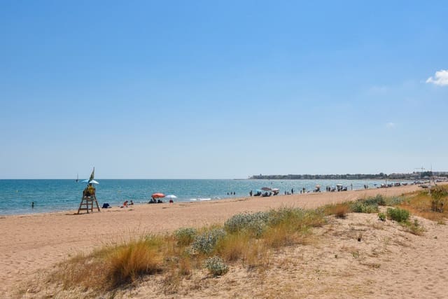 Apartamento de 2 habitaciones en L'Almadrava - L'Estanyó, Dénia en alquiler vacacional con piscina garaje - 575 € (Ref: 8840644)