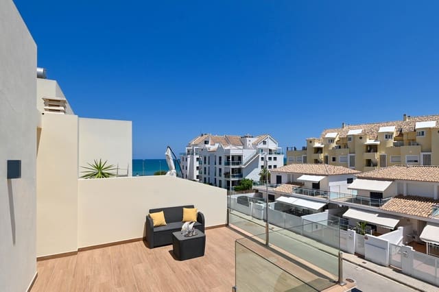 Apartamento de 3 habitaciones en L'Almadrava - L'Estanyó, Dénia en alquiler vacacional con piscina garaje - 788 € (Ref: 8840645)