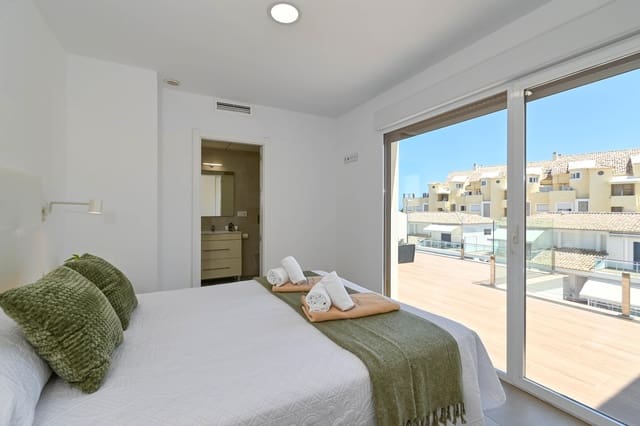 Apartamento de 3 habitaciones en L'Almadrava - L'Estanyó, Dénia en alquiler vacacional con piscina garaje - 788 € (Ref: 8840645)
