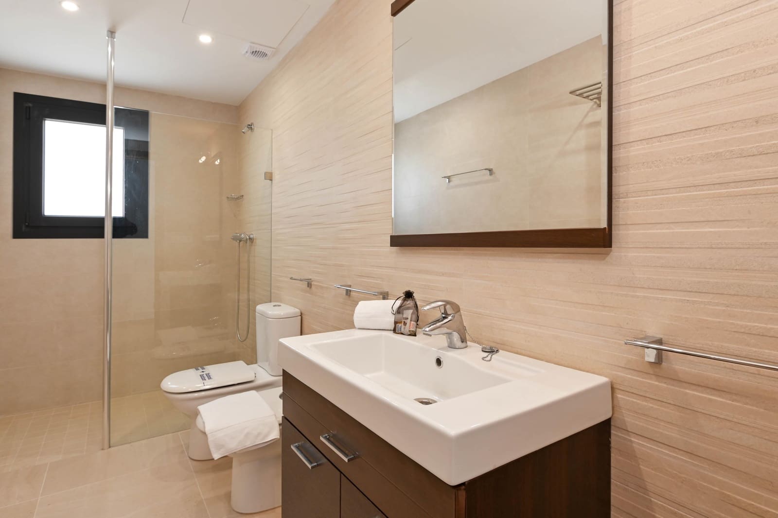 4 slaapkamer Villa voor vakantieverhuur in Javea / Xabia met zwembad garage - € 1.656 (Ref: 8881275)