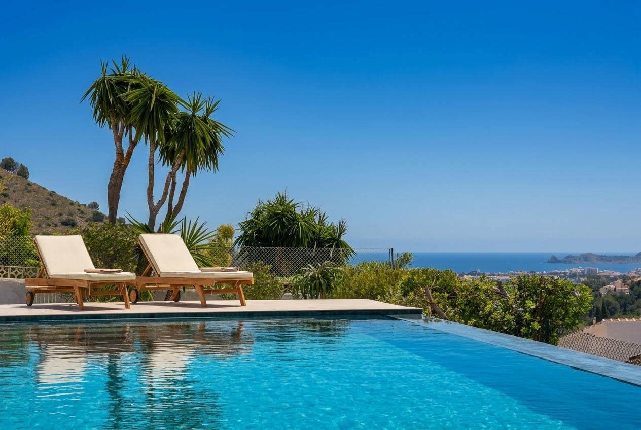 4 bedroom Villa for holiday rental in Javea / Xabia with pool garage - € 1,449 (Ref: 8881275)