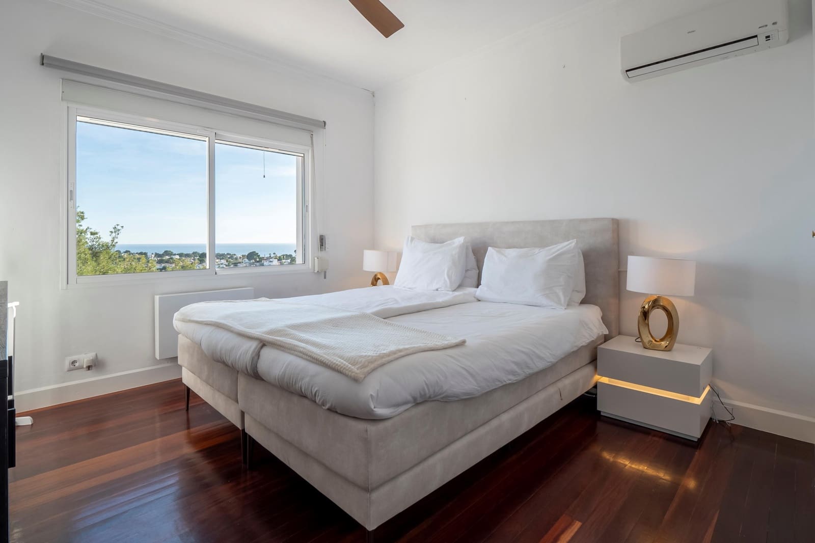 2 slaapkamer Villa voor vakantieverhuur in Moraira met zwembad garage - € 1.284 (Ref: 8938404)