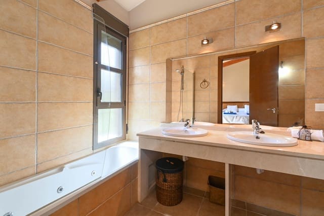 3 slaapkamer Villa voor vakantieverhuur in Cap Martí - El Tossalet - Pinomar, Javea / Xàbia met zwembad garage - € 1.035 (Ref: 8942721)