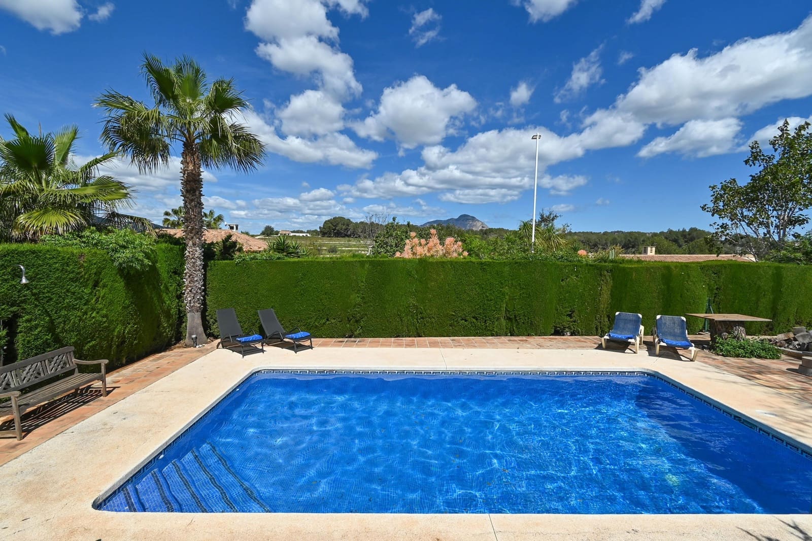 3 makuuhuone Huvila lomavuokrausta paikassa Javea / Xabia mukana uima-altaan 
autotalli - 1 035 € (Ref: 8942721)