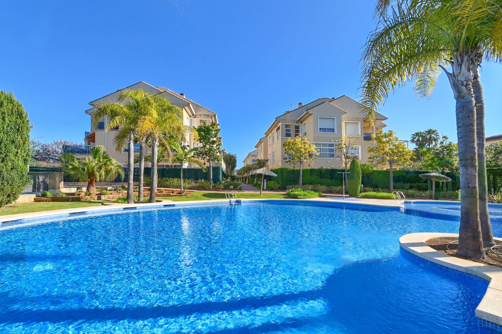 Apartamento de 2 habitaciones en Arenal en alquiler vacacional con piscina garaje - 729 € (Ref: 8956594)