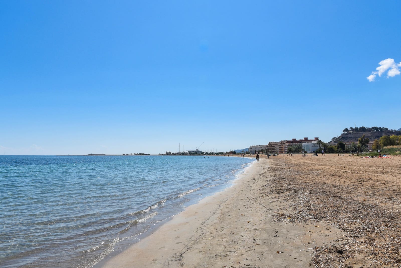   3 soveværelse   feriePenthouse i Denia   med   swimmingpool  garage  - € 823 (Ref: 9007552)