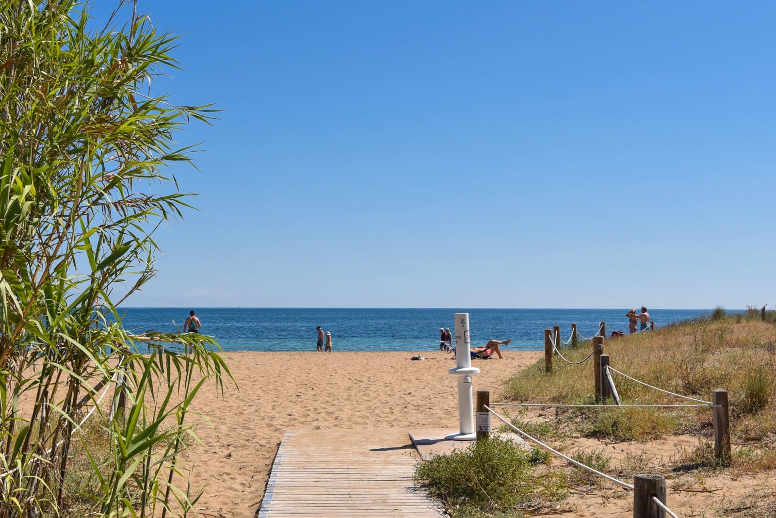   3 soveværelse   feriePenthouse i Denia   med   swimmingpool  garage  - € 823 (Ref: 9007552)