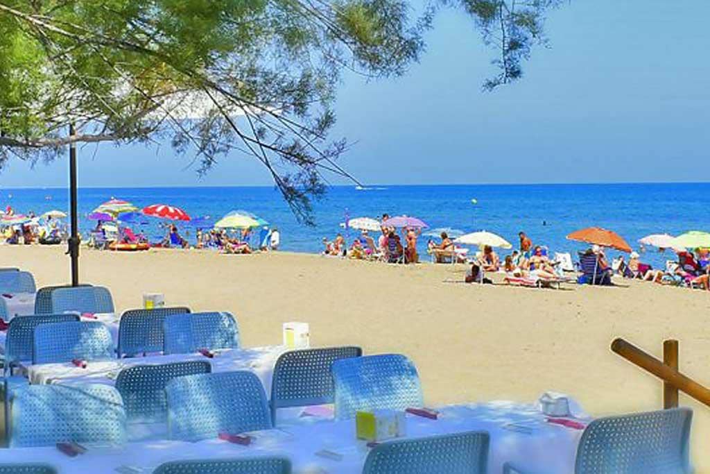   3 soveværelse   feriePenthouse i Denia   med   swimmingpool  garage  - € 823 (Ref: 9007552)