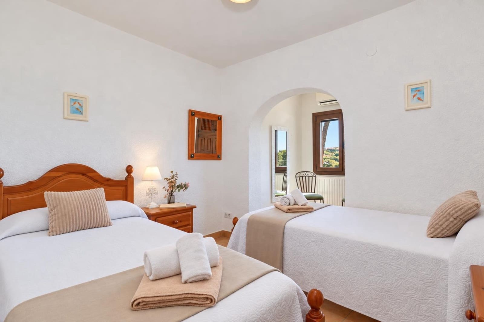 3 quarto Moradia para arrendamento para férias em Pinosol com piscina Garagem - 912 € (Ref: 9041966)