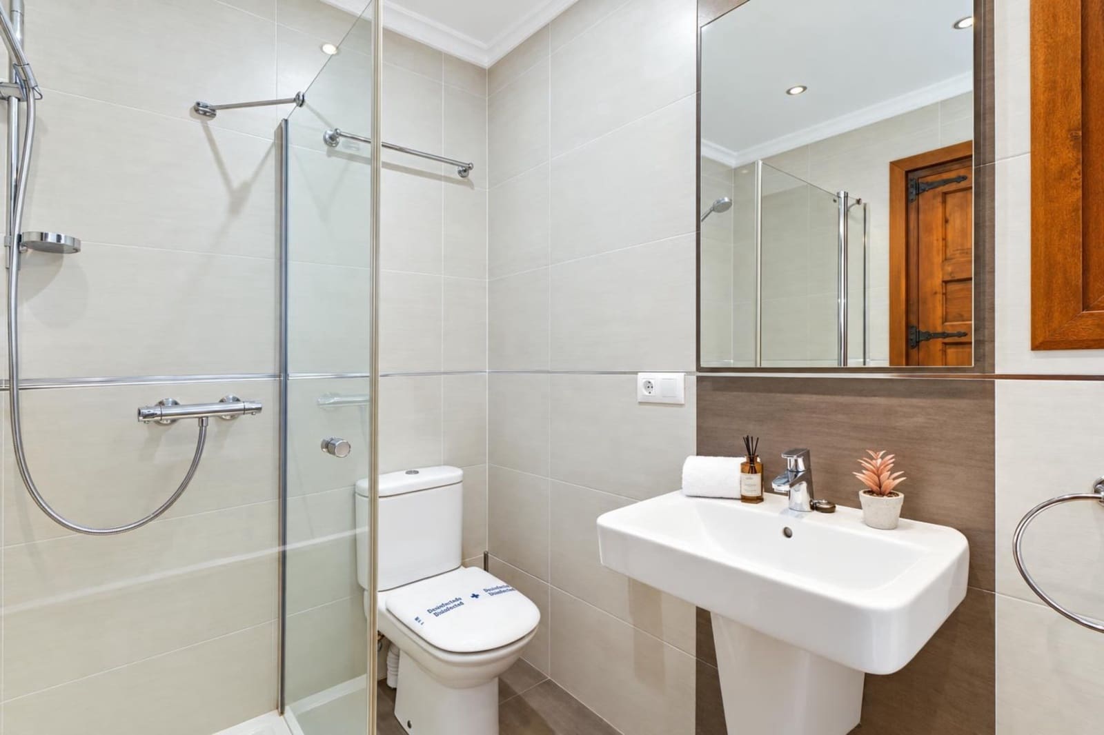 3 quarto Moradia para arrendamento para férias em Pinosol com piscina Garagem - 912 € (Ref: 9041966)